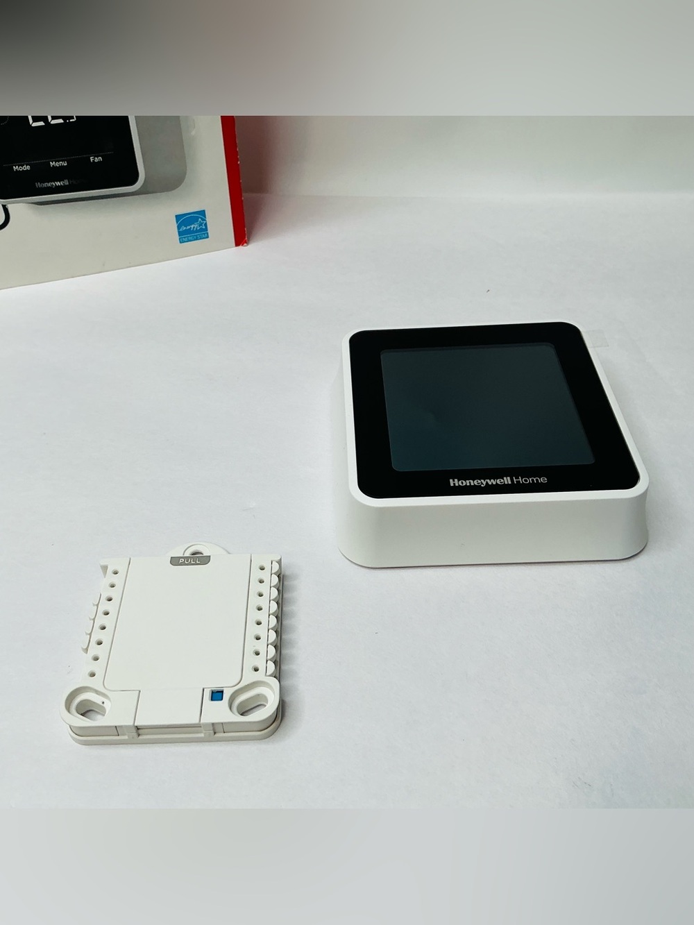 Honeywell Home T5 Wi-Fi Smart Thermostat - RTH8800WF - Picture 6 of 15